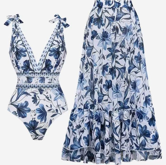 Badpak met Bijpassende Rok - Voor een Elegante Zwemervaring en Stijlvolle Uitstapjes